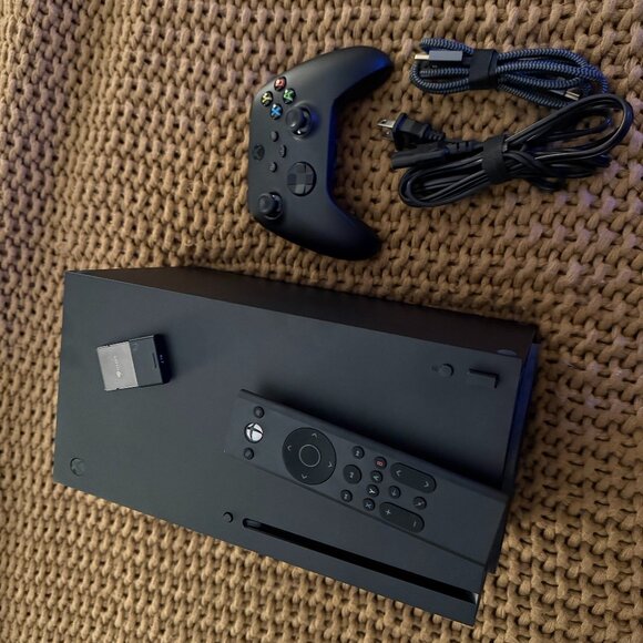 Xbox Series X Bundle w/ 2TB Seagate SSD, Remote & Accessories - Picture 1 of 7